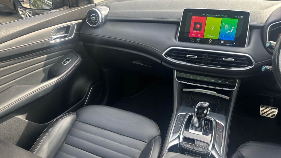 MG HS 1.5 T-GDI Exclusive 5dr DCT Petrol Hatchback - Image 14