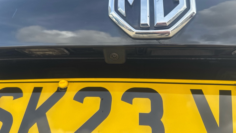 MG HS 1.5 T-GDI Exclusive 5dr DCT Petrol Hatchback - Image 23