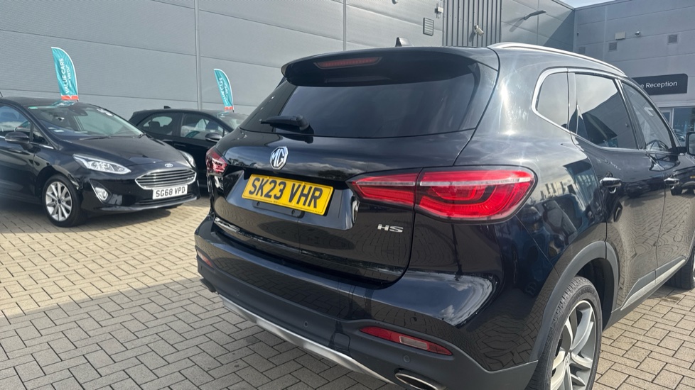 MG HS 1.5 T-GDI Exclusive 5dr DCT Petrol Hatchback - Image 24