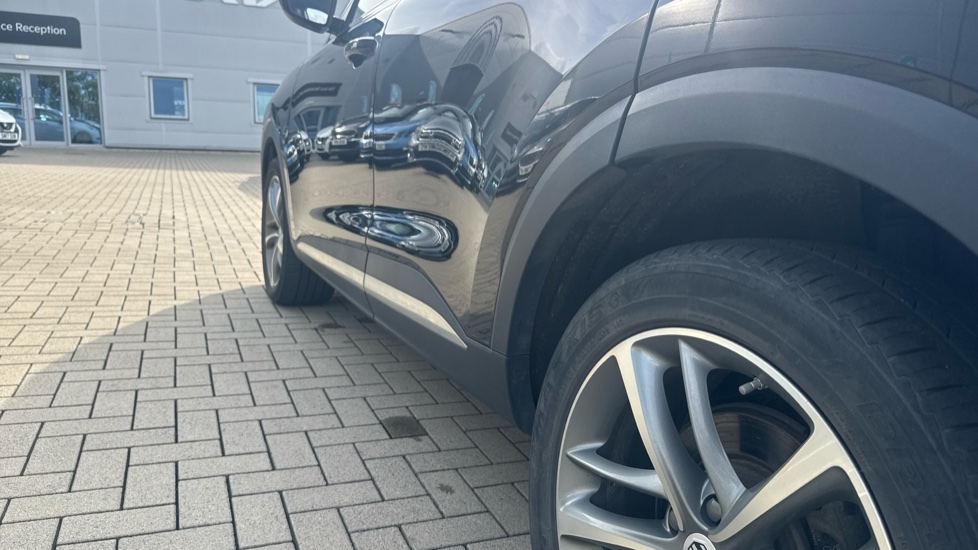 MG HS 1.5 T-GDI Exclusive 5dr DCT Petrol Hatchback - Image 27