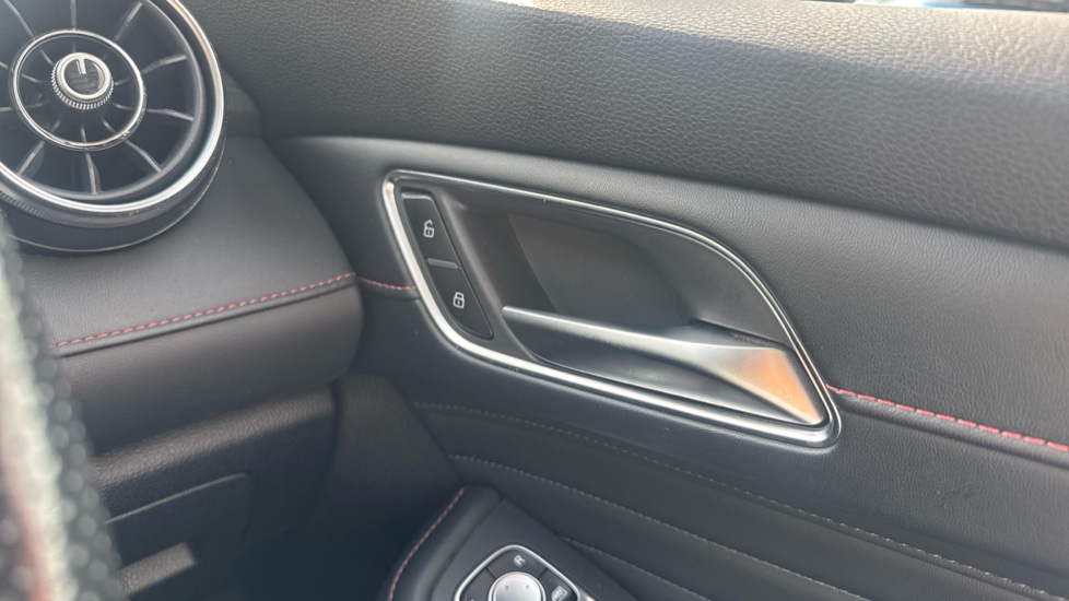 MG HS 1.5 T-GDI Exclusive 5dr DCT Petrol Hatchback - Image 44