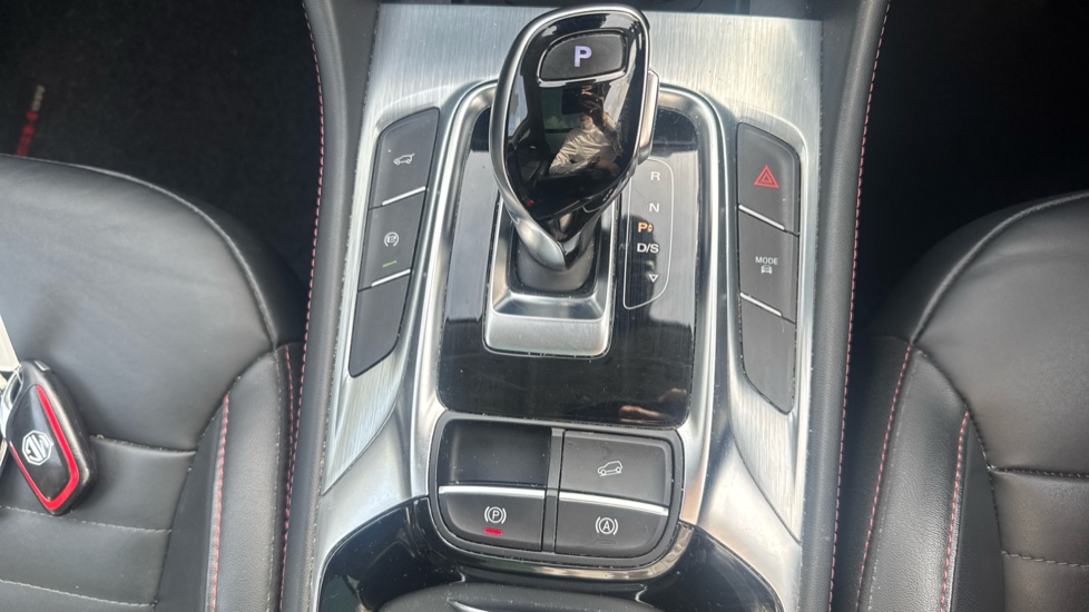 MG HS 1.5 T-GDI Exclusive 5dr DCT Petrol Hatchback - Image 47