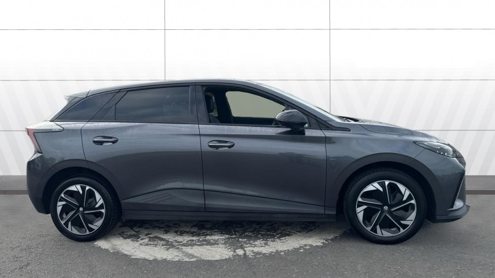 MG MG4 150kW Trophy EV Long Range 64kWh 5dr Auto Electric Hatchback - Image 5