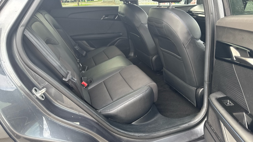 MG MG4 150kW Trophy EV Long Range 64kWh 5dr Auto Electric Hatchback - Image 16