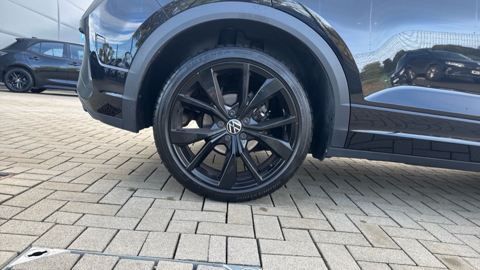 Volkswagen T-Roc 1.5 TSI Black Edition 5dr DSG Petrol Hatchback - Image 7