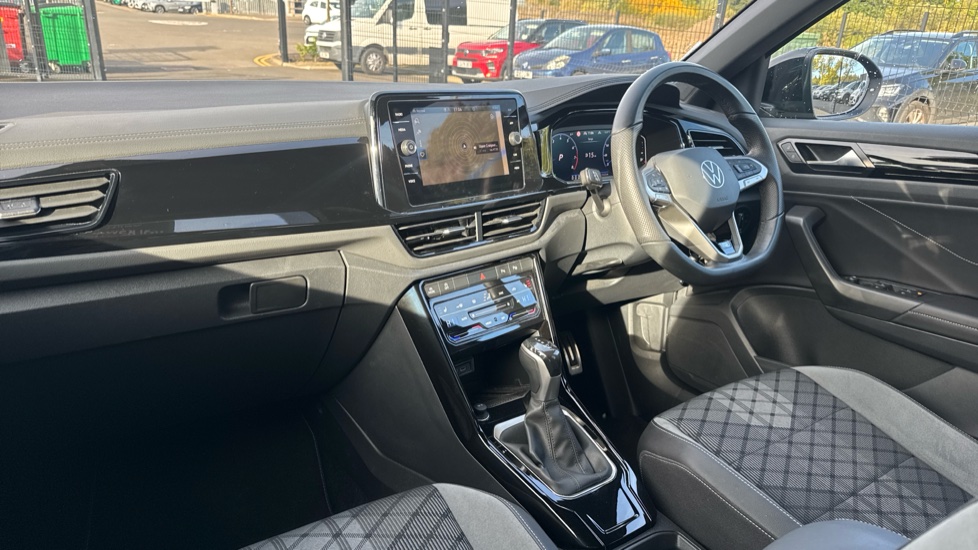 Volkswagen T-Roc 1.5 TSI Black Edition 5dr DSG Petrol Hatchback - Image 9