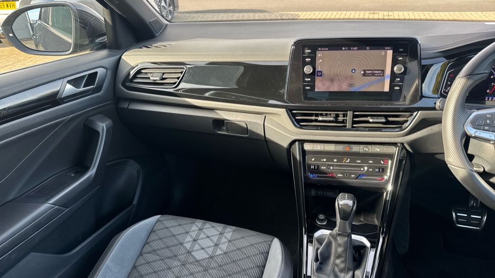 Volkswagen T-Roc 1.5 TSI Black Edition 5dr DSG Petrol Hatchback - Image 14