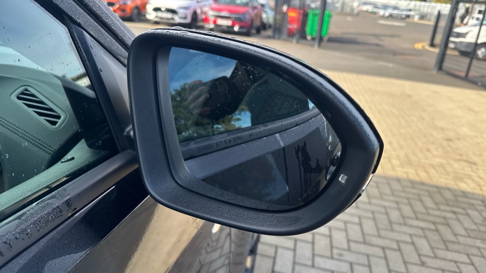 Volkswagen T-Roc 1.5 TSI Black Edition 5dr DSG Petrol Hatchback - Image 24
