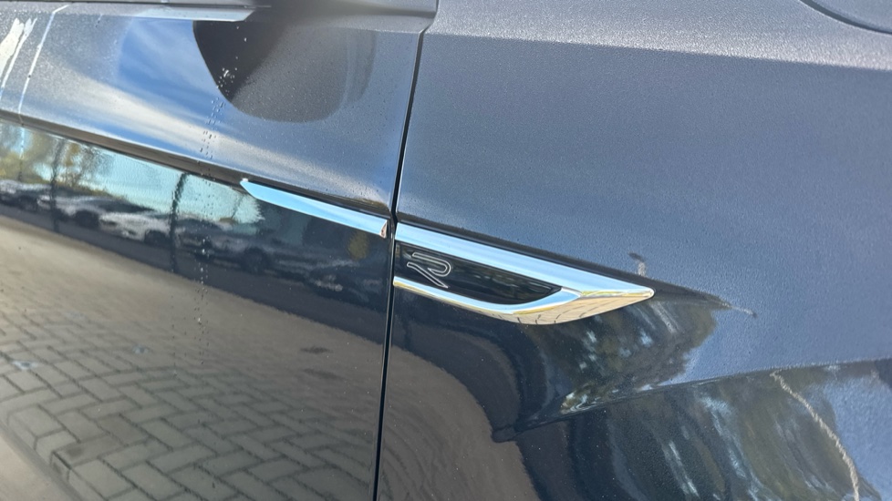 Volkswagen T-Roc 1.5 TSI Black Edition 5dr DSG Petrol Hatchback - Image 25
