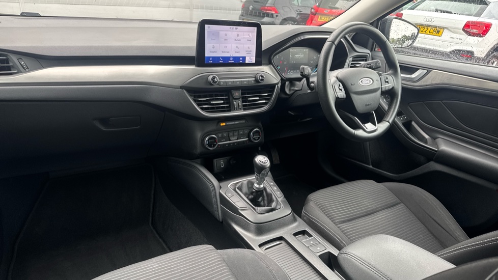 Ford Focus 1.0 EcoBoost Hybrid mHEV 125 Titanium Edition 5dr Petrol Hatchback - Image 9