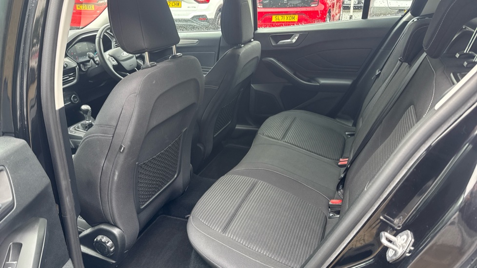 Ford Focus 1.0 EcoBoost Hybrid mHEV 125 Titanium Edition 5dr Petrol Hatchback - Image 16