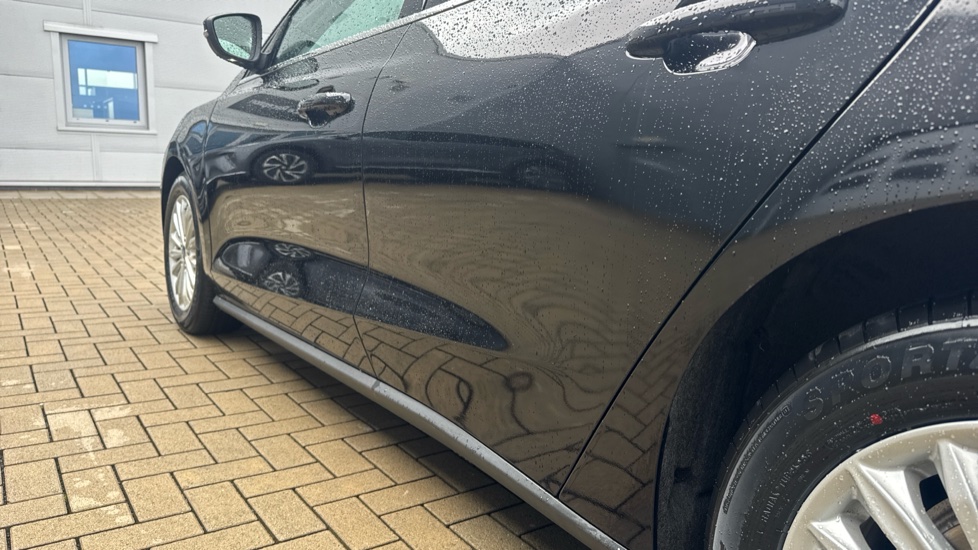 Ford Focus 1.0 EcoBoost Hybrid mHEV 125 Titanium Edition 5dr Petrol Hatchback - Image 24