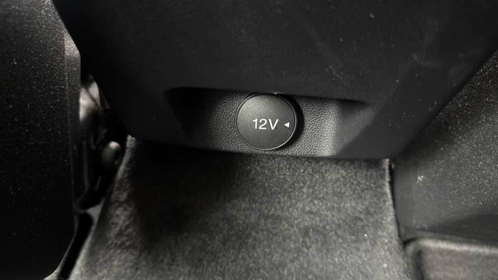 Ford Focus 1.0 EcoBoost Hybrid mHEV 125 Titanium Edition 5dr Petrol Hatchback - Image 29