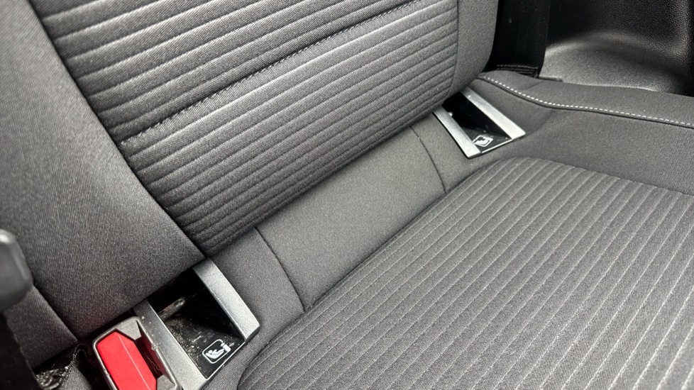 Ford Focus 1.0 EcoBoost Hybrid mHEV 125 Titanium Edition 5dr Petrol Hatchback - Image 30