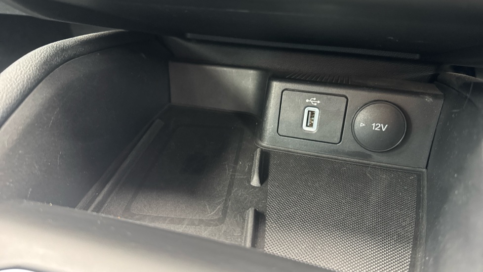 Ford Focus 1.0 EcoBoost Hybrid mHEV 125 Titanium Edition 5dr Petrol Hatchback - Image 42