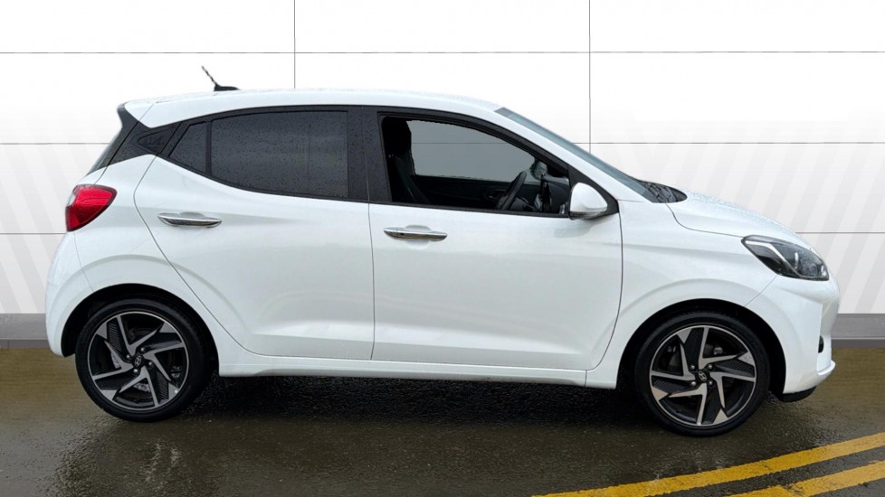 Hyundai i10 1.0 MPi Premium 5dr Petrol Hatchback - Image 5