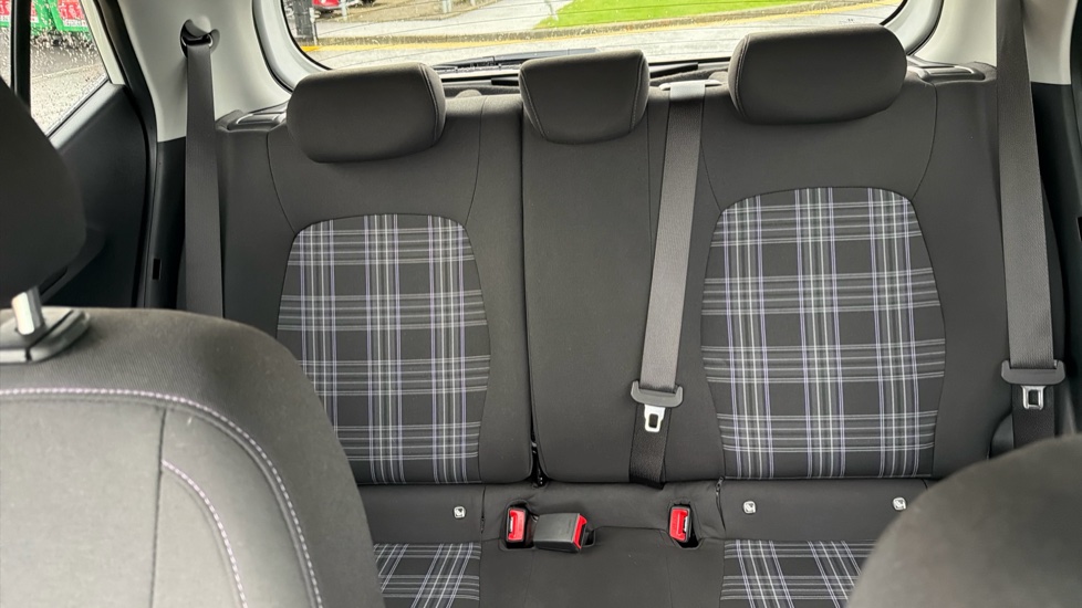 Hyundai i10 1.0 MPi Premium 5dr Petrol Hatchback - Image 15