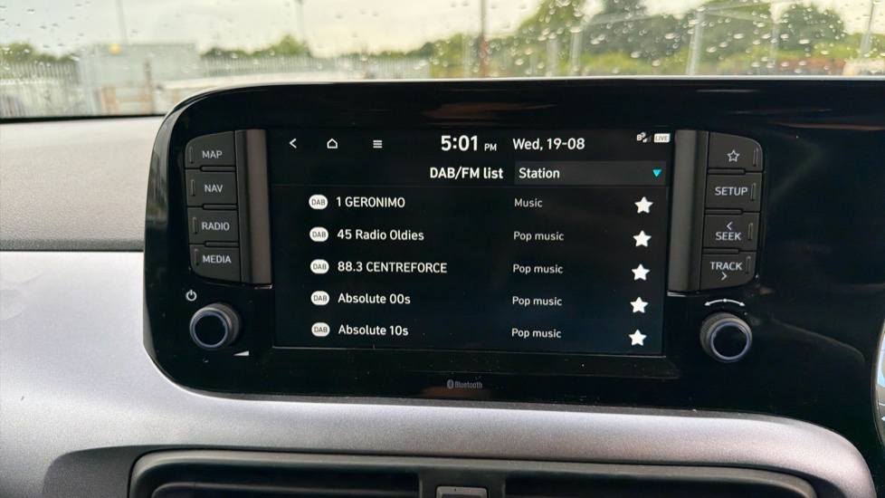 Hyundai i10 1.0 MPi Premium 5dr Petrol Hatchback - Image 26