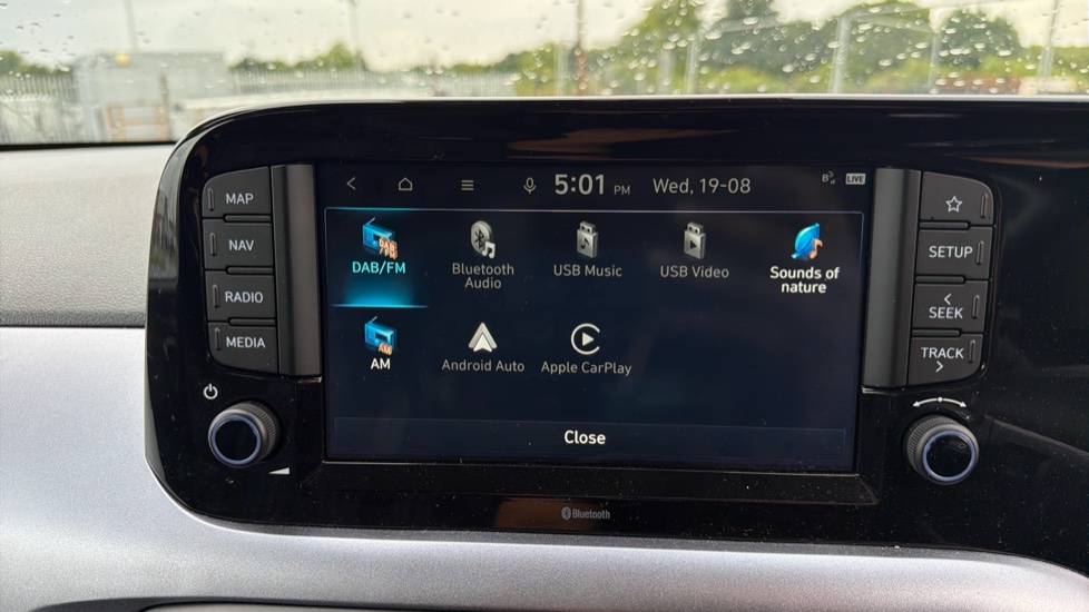 Hyundai i10 1.0 MPi Premium 5dr Petrol Hatchback - Image 28