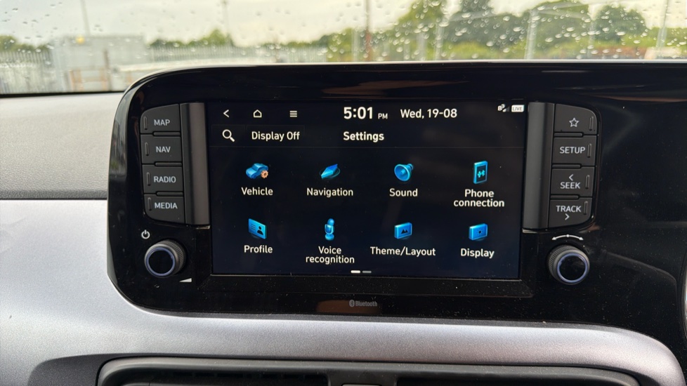 Hyundai i10 1.0 MPi Premium 5dr Petrol Hatchback - Image 29