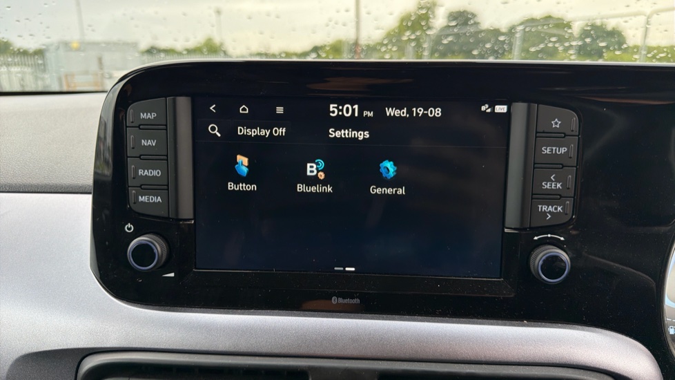 Hyundai i10 1.0 MPi Premium 5dr Petrol Hatchback - Image 30