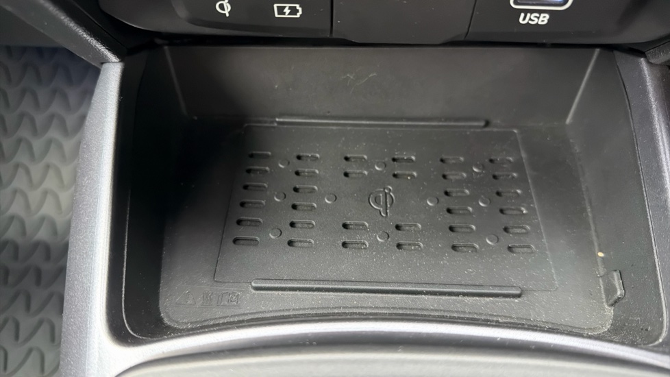 Hyundai i10 1.0 MPi Premium 5dr Petrol Hatchback - Image 34