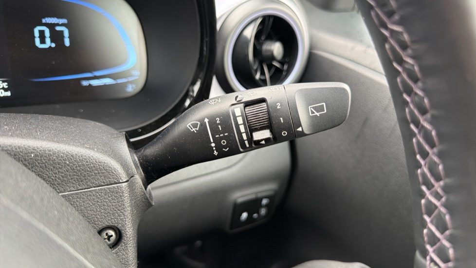 Hyundai i10 1.0 MPi Premium 5dr Petrol Hatchback - Image 38