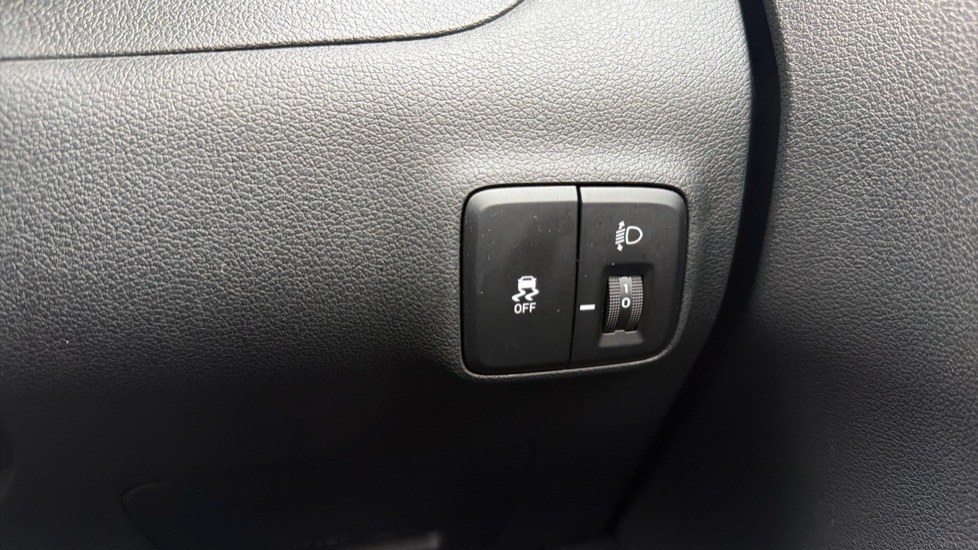 Hyundai i10 1.0 MPi Premium 5dr Petrol Hatchback - Image 43