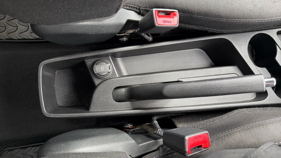 Hyundai i10 1.0 MPi Premium 5dr Petrol Hatchback - Image 44
