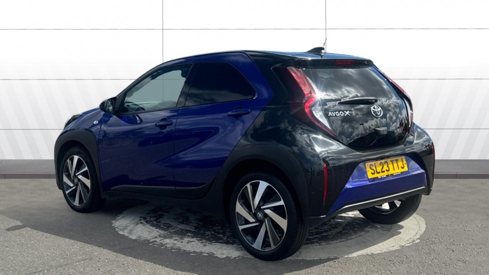 Toyota Aygo X 1.0 VVT-i Edge 5dr Petrol Hatchback - Image 2