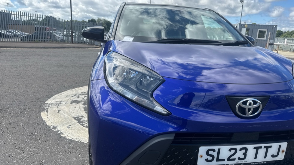 Toyota Aygo X 1.0 VVT-i Edge 5dr Petrol Hatchback - Image 25