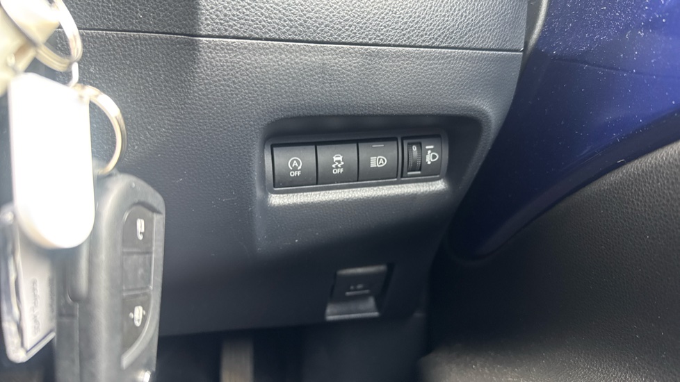 Toyota Aygo X 1.0 VVT-i Edge 5dr Petrol Hatchback - Image 32