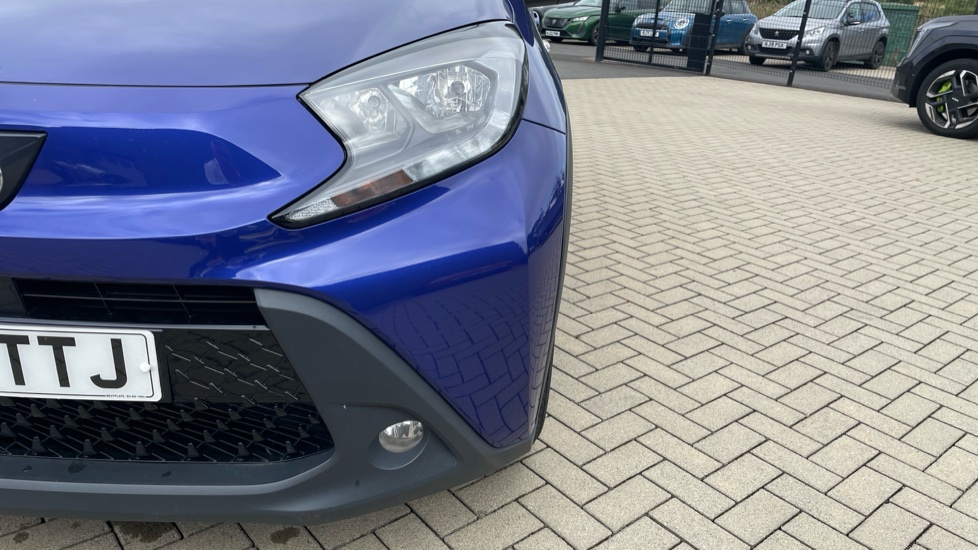 Toyota Aygo X 1.0 VVT-i Edge 5dr Petrol Hatchback - Image 44