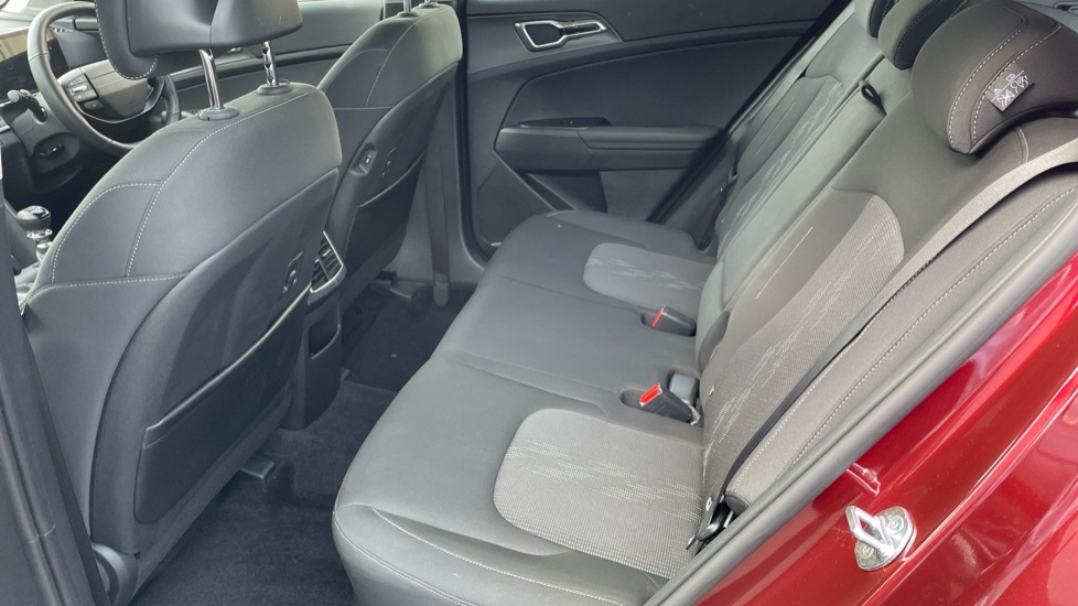 Kia Sportage 1.6T GDi Pure 5dr Petrol Estate - Image 16