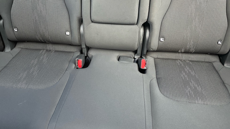 Kia Sportage 1.6T GDi Pure 5dr Petrol Estate - Image 17