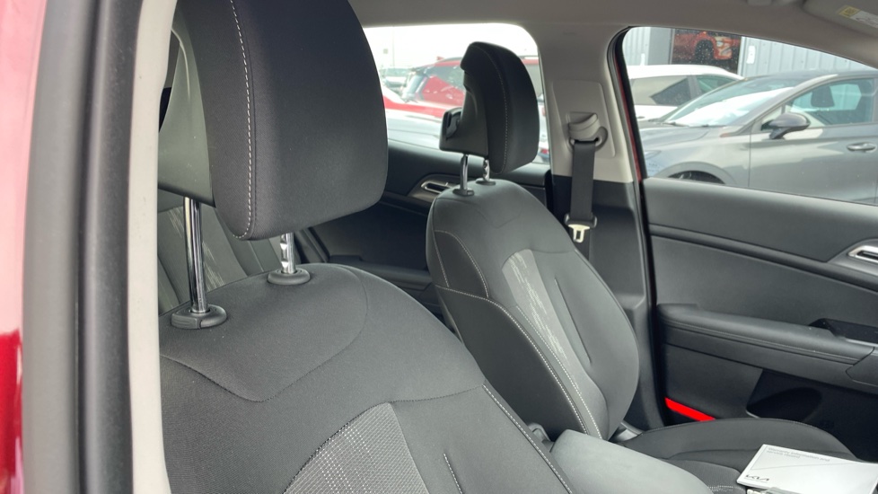 Kia Sportage 1.6T GDi Pure 5dr Petrol Estate - Image 23