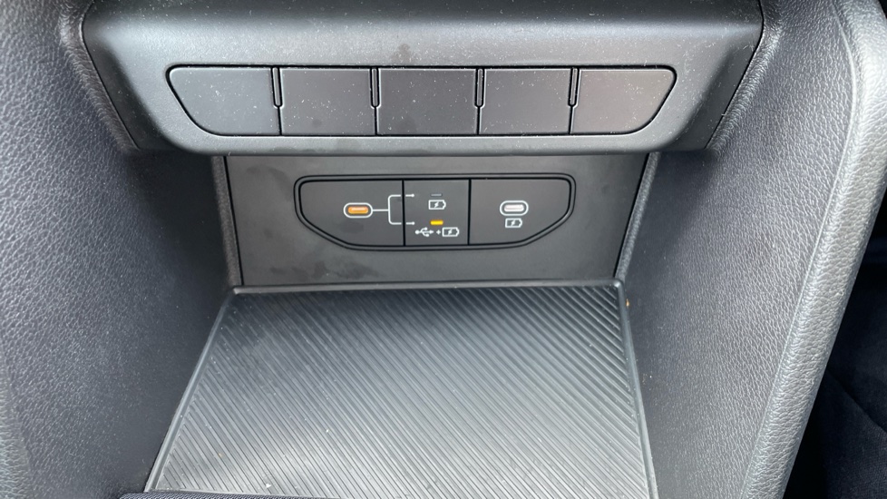 Kia Sportage 1.6T GDi Pure 5dr Petrol Estate - Image 37