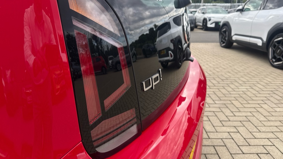 Volkswagen Up 1.0 65PS Up 5dr Petrol Hatchback - Image 23