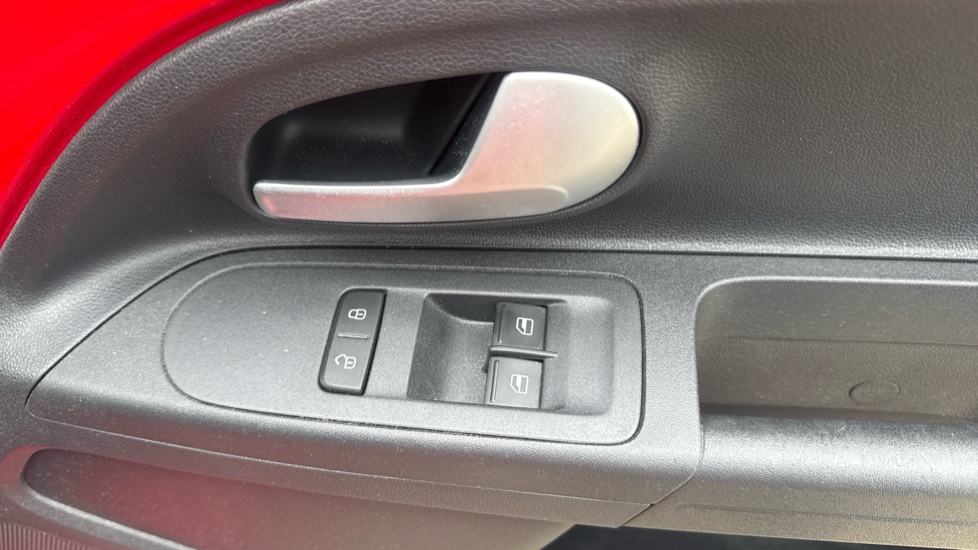 Volkswagen Up 1.0 65PS Up 5dr Petrol Hatchback - Image 29
