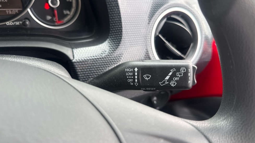 Volkswagen Up 1.0 65PS Up 5dr Petrol Hatchback - Image 31
