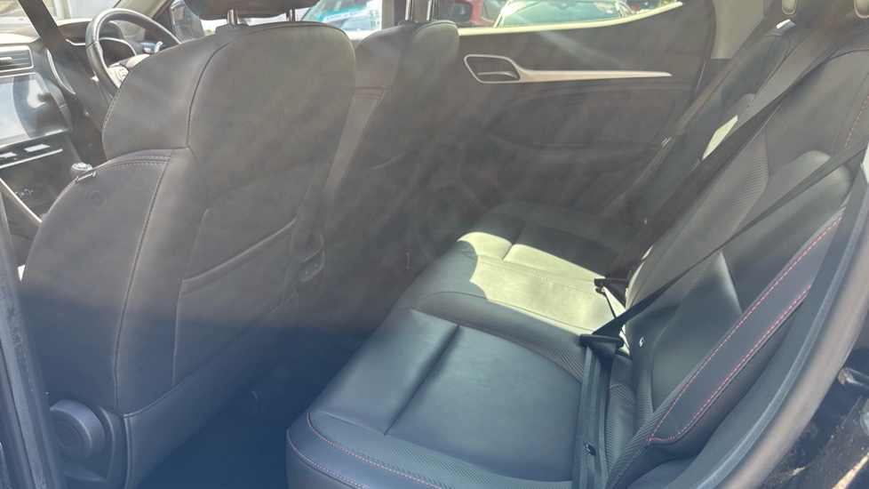 MG ZS 1.5 VTi-TECH Exclusive 5dr Petrol Hatchback - Image 16