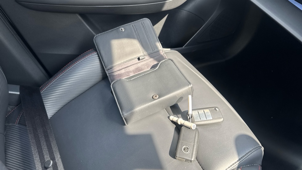 MG ZS 1.5 VTi-TECH Exclusive 5dr Petrol Hatchback - Image 19