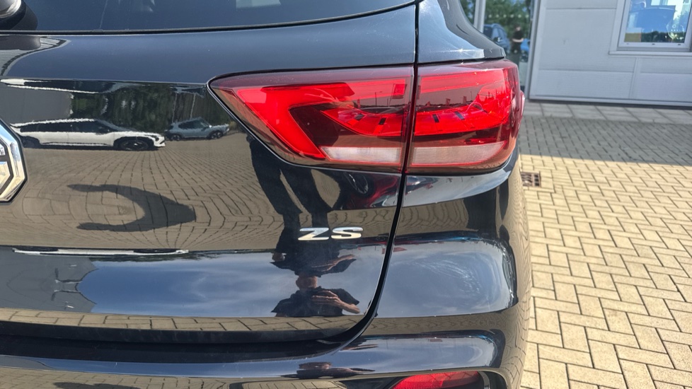 MG ZS 1.5 VTi-TECH Exclusive 5dr Petrol Hatchback - Image 21