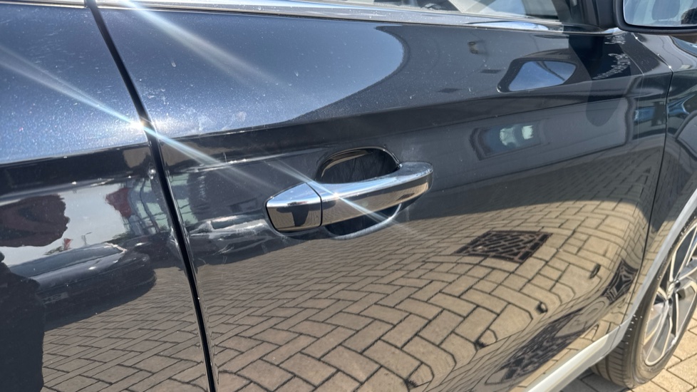 MG ZS 1.5 VTi-TECH Exclusive 5dr Petrol Hatchback - Image 27