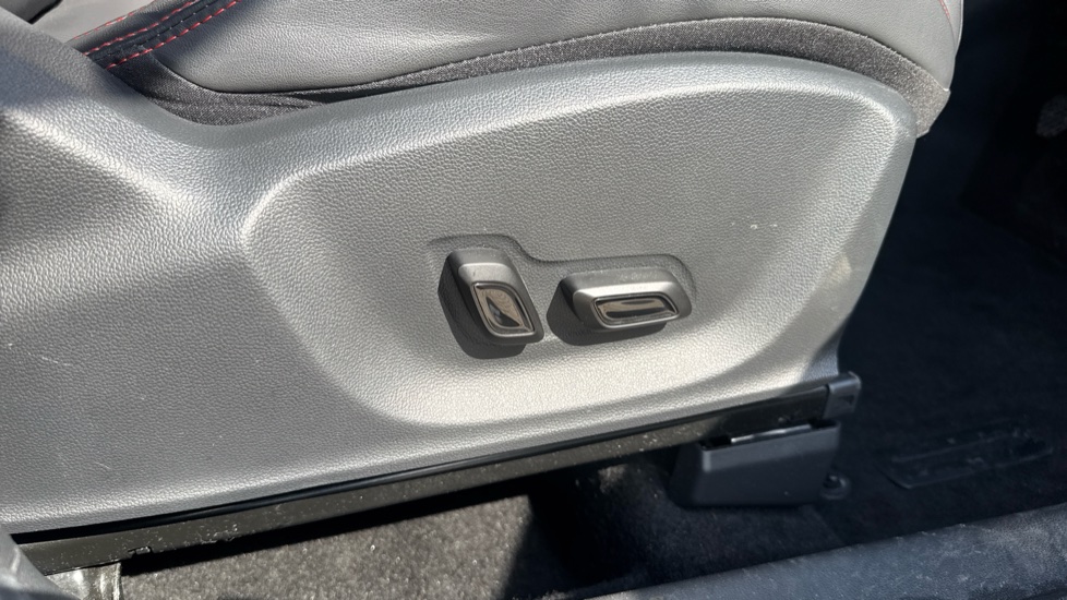 MG ZS 1.5 VTi-TECH Exclusive 5dr Petrol Hatchback - Image 30