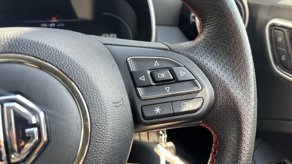 MG ZS 1.5 VTi-TECH Exclusive 5dr Petrol Hatchback - Image 32