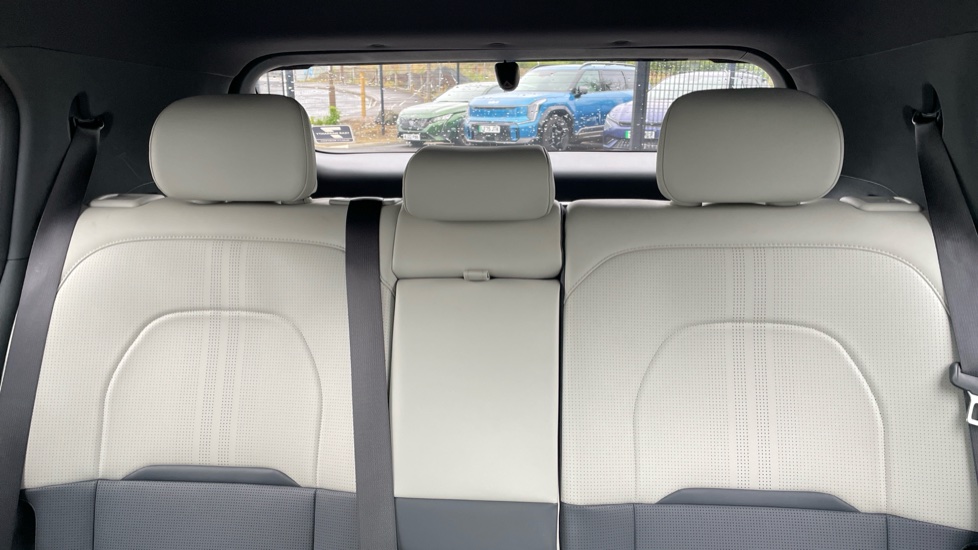 Kia EV3 150kW GT-Line S 81.4kWh 5dr Auto Electric Estate - Image 15