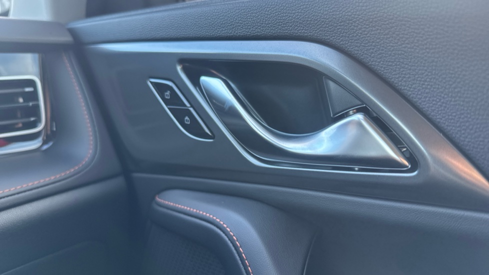 MG HS 1.5 T-GDI Hybrid+ Trophy 5dr Auto Hybrid Hatchback - Image 42