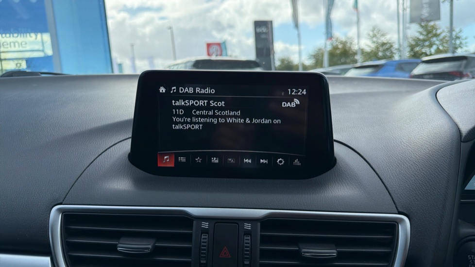Mazda 3 2.0 SE-L Nav 5dr Petrol Hatchback - Image 25