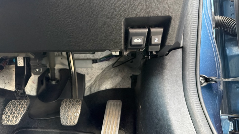 Mazda 3 2.0 SE-L Nav 5dr Petrol Hatchback - Image 41